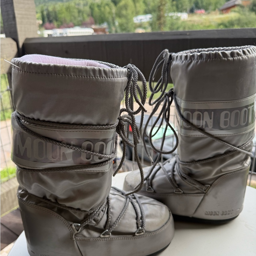 Moon Boot Light Gray Snow Boots